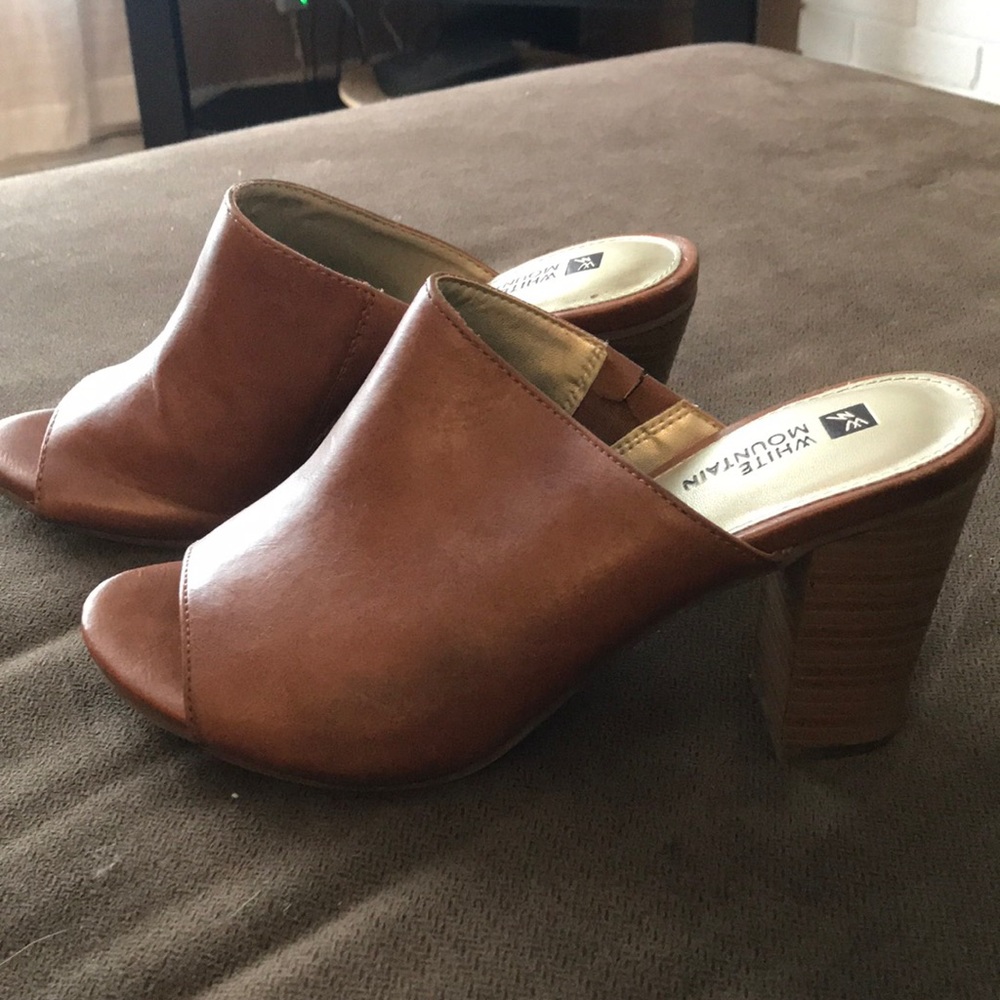 White mountain heels